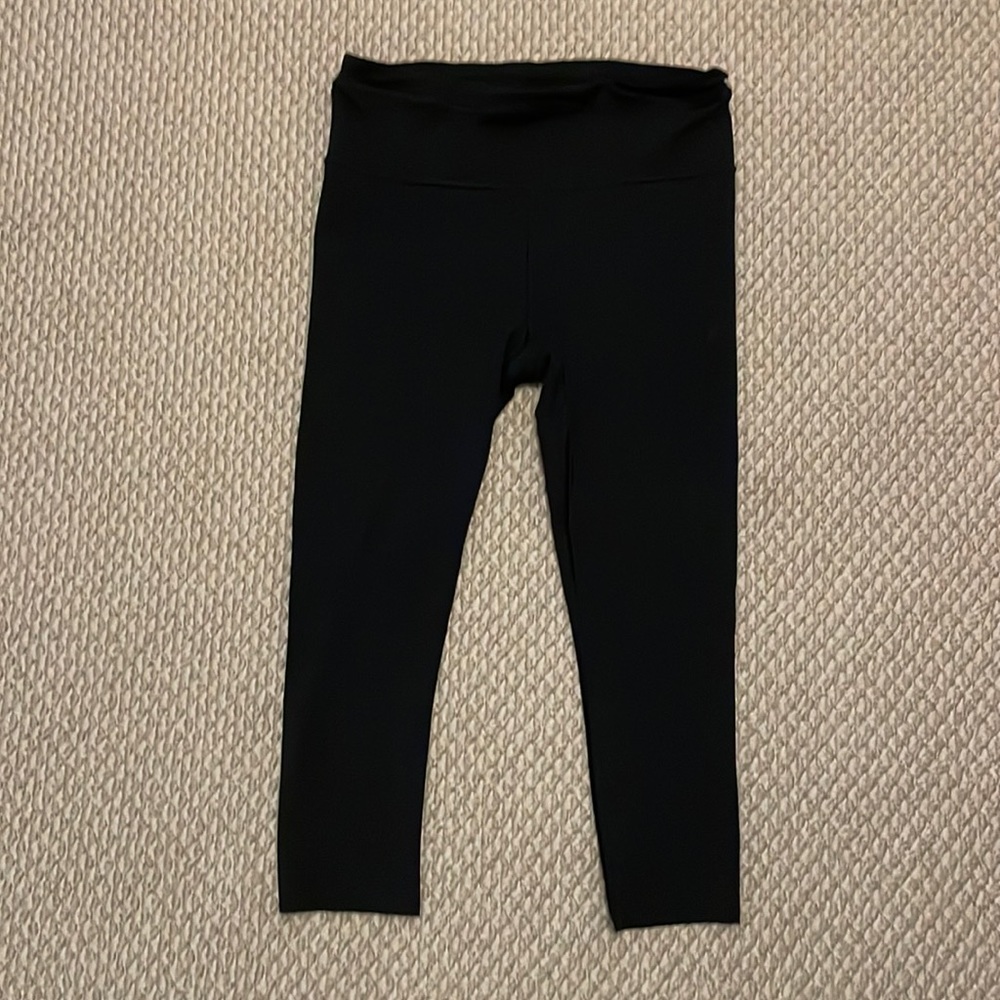 Athleta Black Accelerate Capri Women’s Size Medium